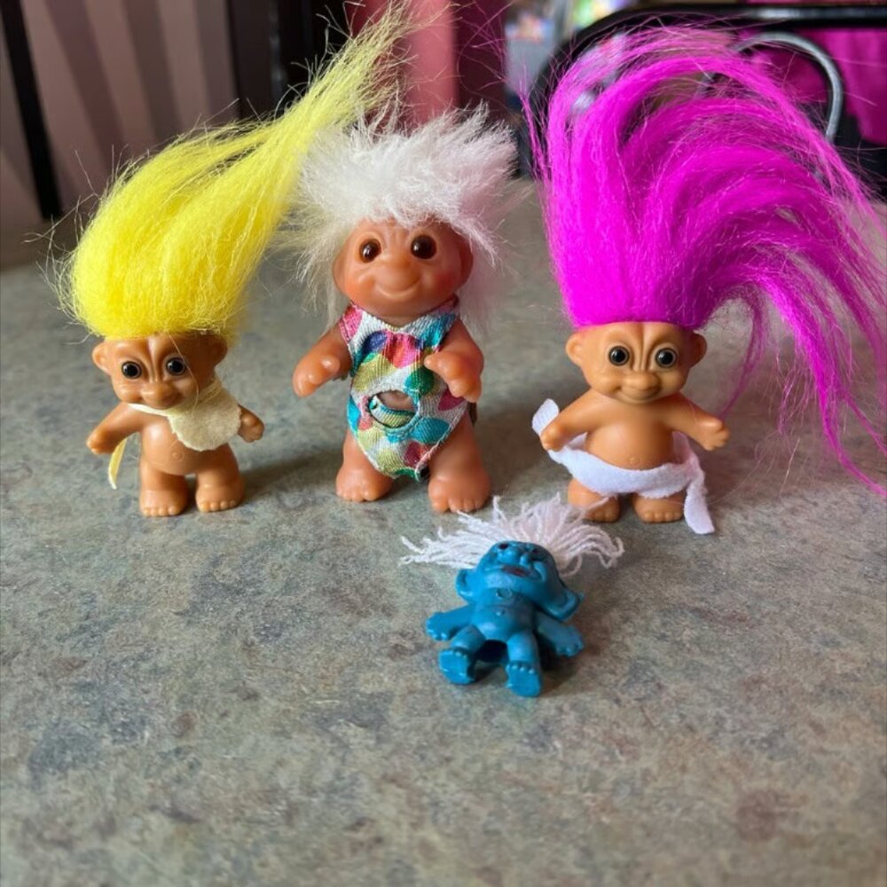 Lot Of Vintage Russ Troll Dolls